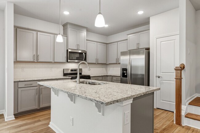 Foto del edificio - BRAND NEW! - 3 bed, 2.5 Bathroom End Unit Townhome - Located in The Solana Community -Durham- Ava...