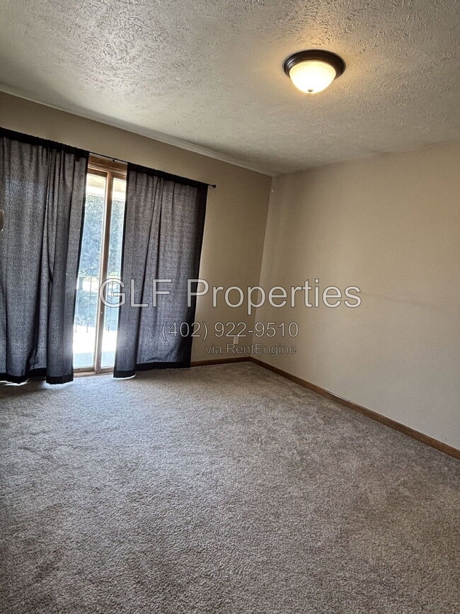 Building Photo - 443 South St