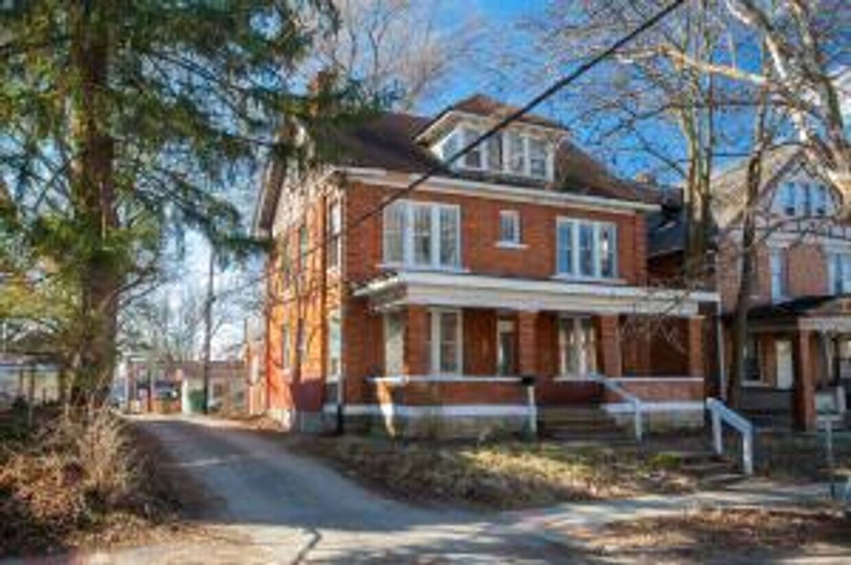Foto principal - Huge Brick OSU Campus Single Family House!
