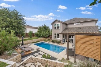 Building Photo - 5500 La Canada Wy