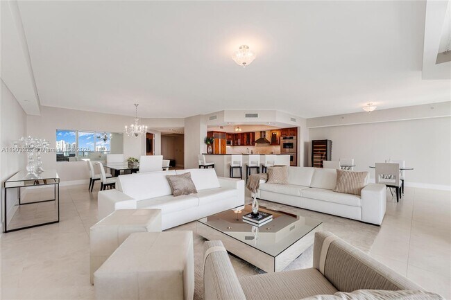 Foto del edificio - 3301 NE 183rd St