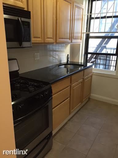 Building Photo - 666 W 162nd St