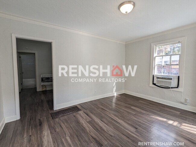 Foto del edificio - Renovated Duplex - 1 Bed / 1 Bath - Bingha...