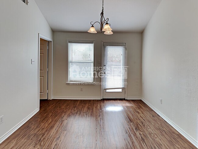 Building Photo - 9024 Eastwood Avenue