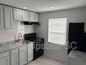 Building Photo - 201 Chandler Dr