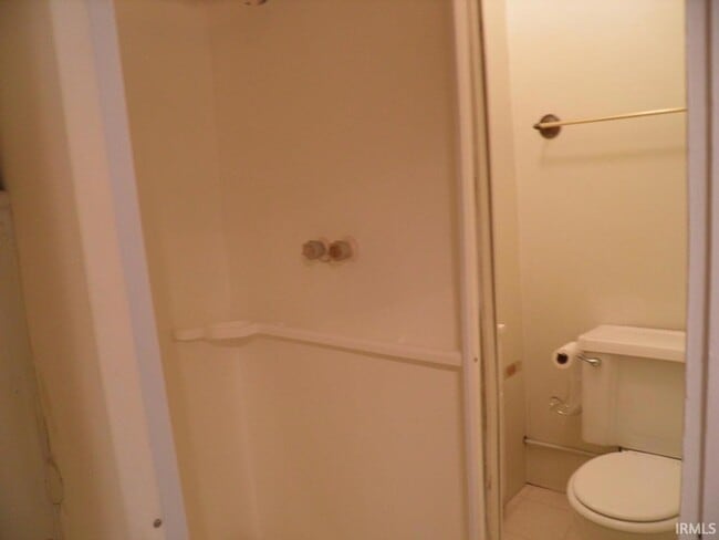 Building Photo - 420 1/2 W 2nd Street Unit 2W