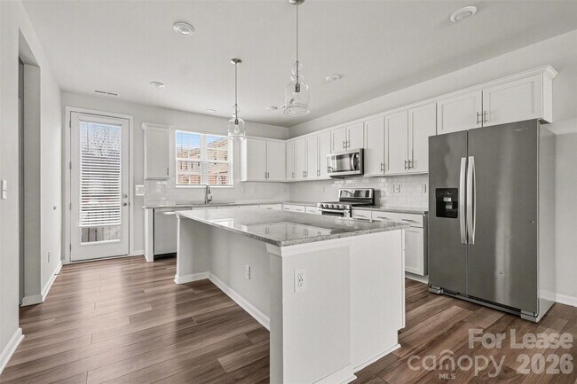 Foto del edificio - 10016 Hemingway Pl