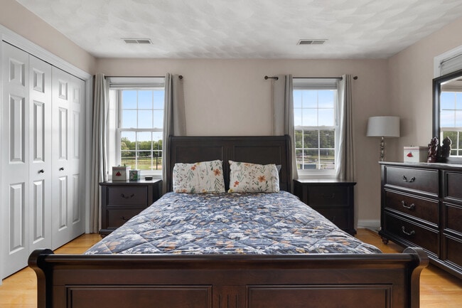 Building Photo - 60 Sylvan St