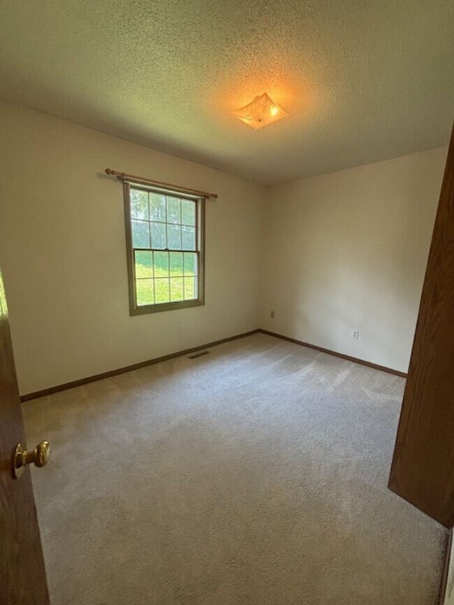Foto del edificio - 3 bedroom, 2 bath townhouse in Iowa City r...