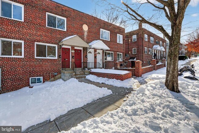 Foto del edificio - 146 Joliet St