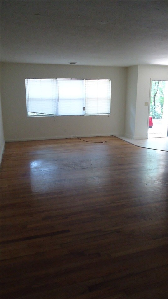 Building Photo - 1312 W Tharpe St