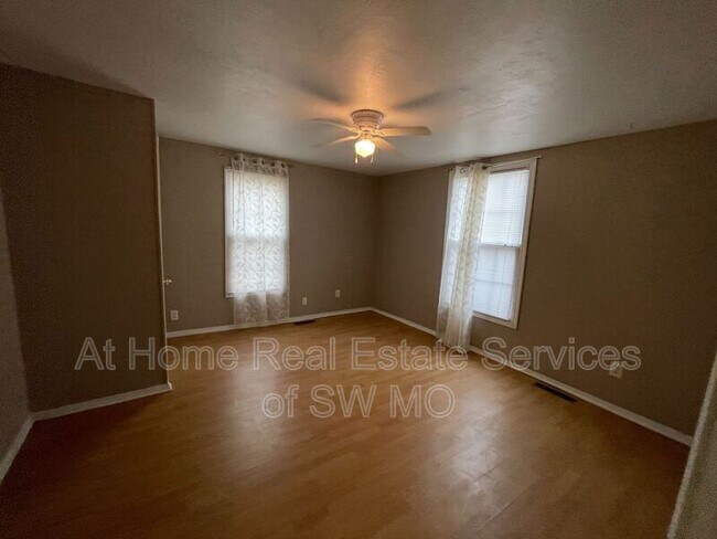 Foto del edificio - 618 W Harrison St