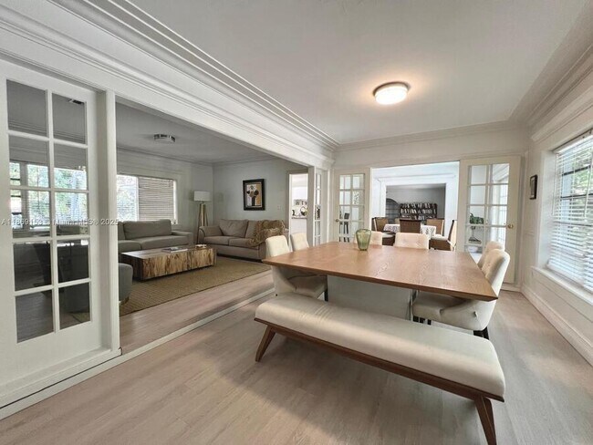 Building Photo - 5209 Riviera Dr