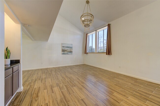 Foto del edificio - 4403 Willow Beach Dr