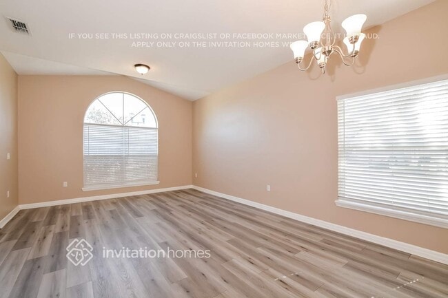 Foto del edificio - 1730 J Lawson Blvd