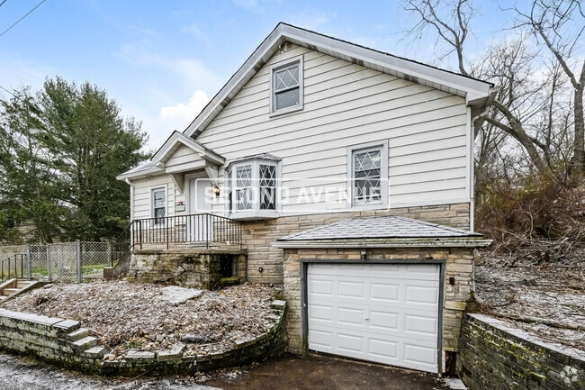 Building Photo - 1030 Franklin Dr