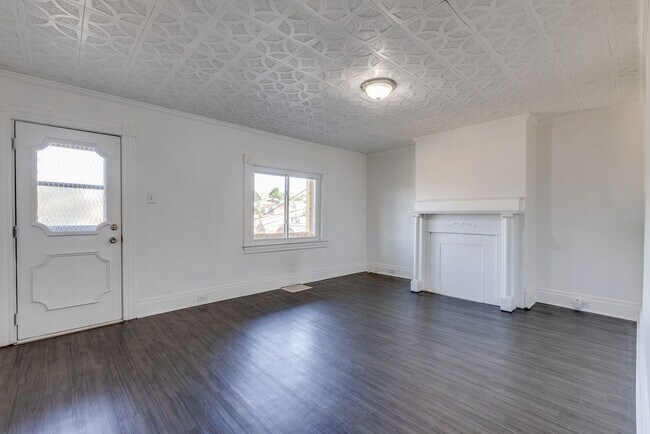 Foto del edificio - Available MAY 2026 - Beautiful 2 bedroom home in Mt Washington!