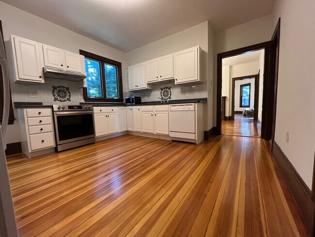 Kitchen, looking towards front - 88 Putnam Ave