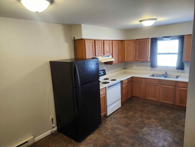 Building Photo - 3204 Runway Ave