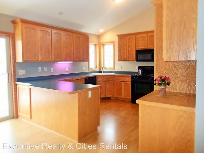 Building Photo - 14963 Sunfish Lake Blvd NW