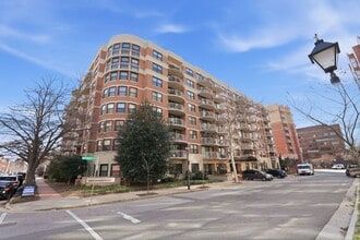 Building Photo - 1200 Braddock Pl