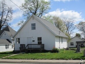 Building Photo - 711 S Osteopathy Ave
