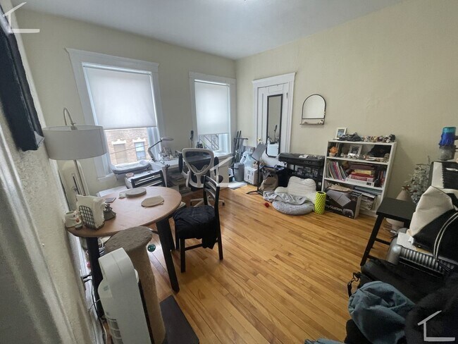 Photo - 165 Kelton St Apartment