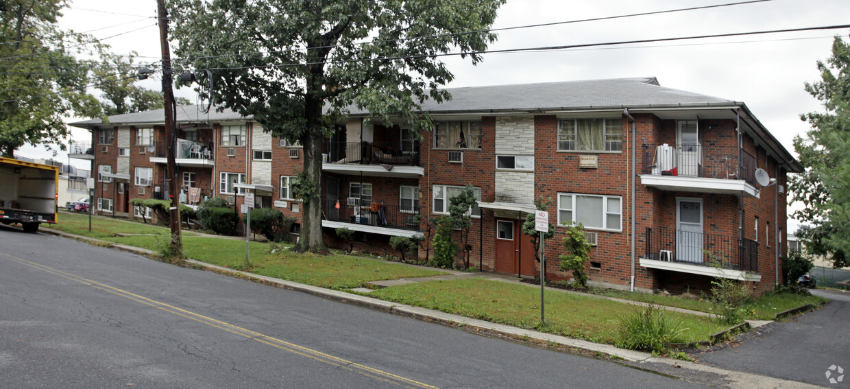 Building Photo - Fairview Gardens