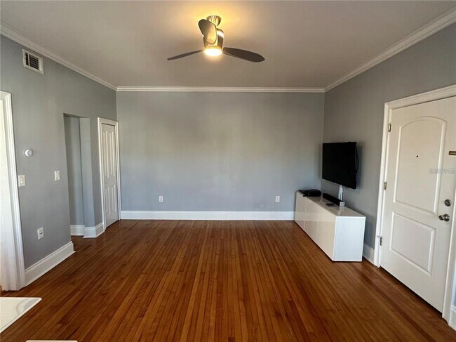 Foto del edificio - 2117 W Dekle Ave
