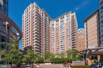 Building Photo - 851 N Glebe Rd