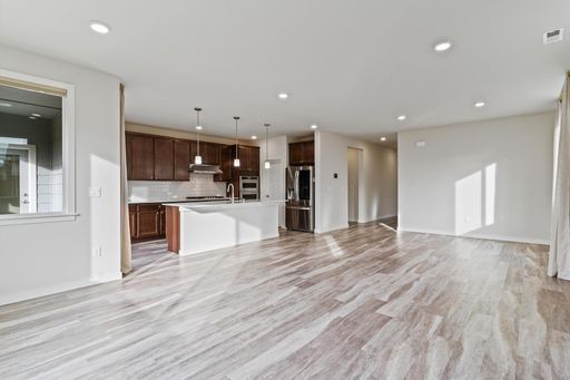 Building Photo - Bueaitful 4 bedroom home with 1 bed 1 bath MIL!