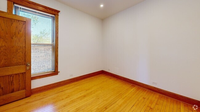 Building Photo - 1742 W Addison St