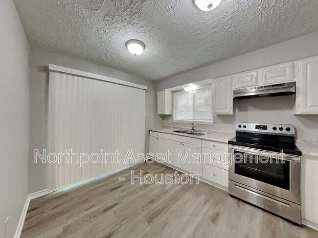 Building Photo - 12615 Enchanted Path Dr