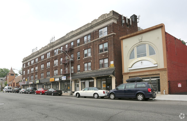 Building Photo - The Clinton Estates