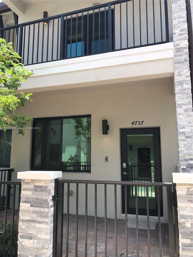 Building Photo - 4757 NW 83rd Pkwy