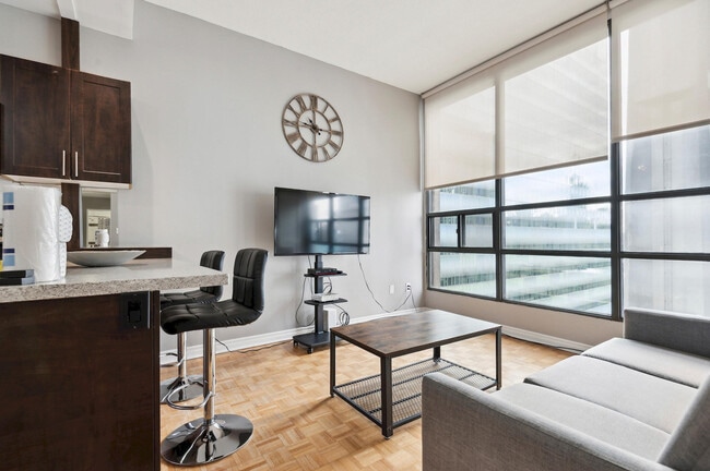 Photo du bâtiment - 78 Gerrard St W