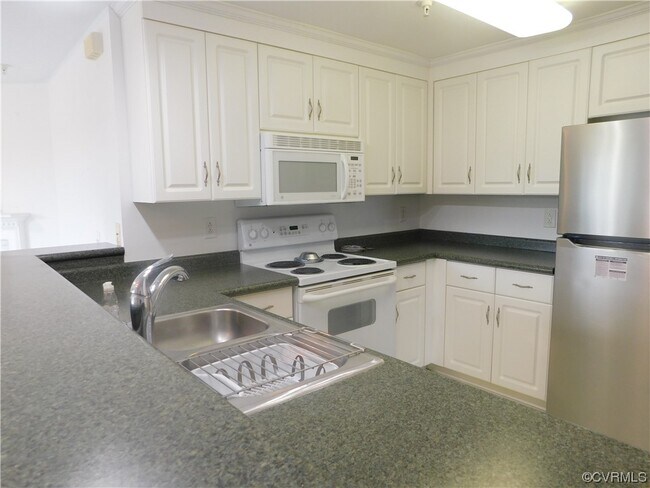 Foto del edificio - 301 Beacon Ridge Dr