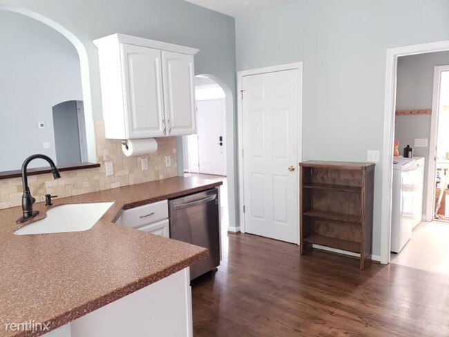 Building Photo - 4 br, 3 bath House - 4501 Cove Loop Road