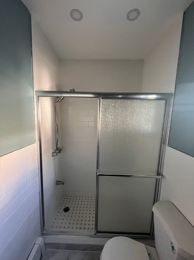 Building Photo - 144-19 101st Ave