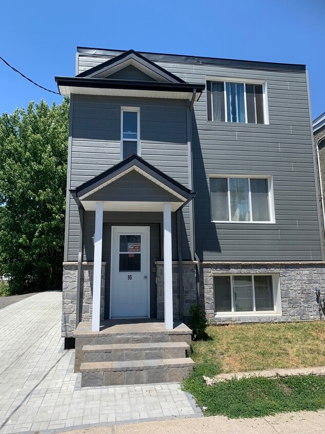 Front of the triplex - 95 Barrette St