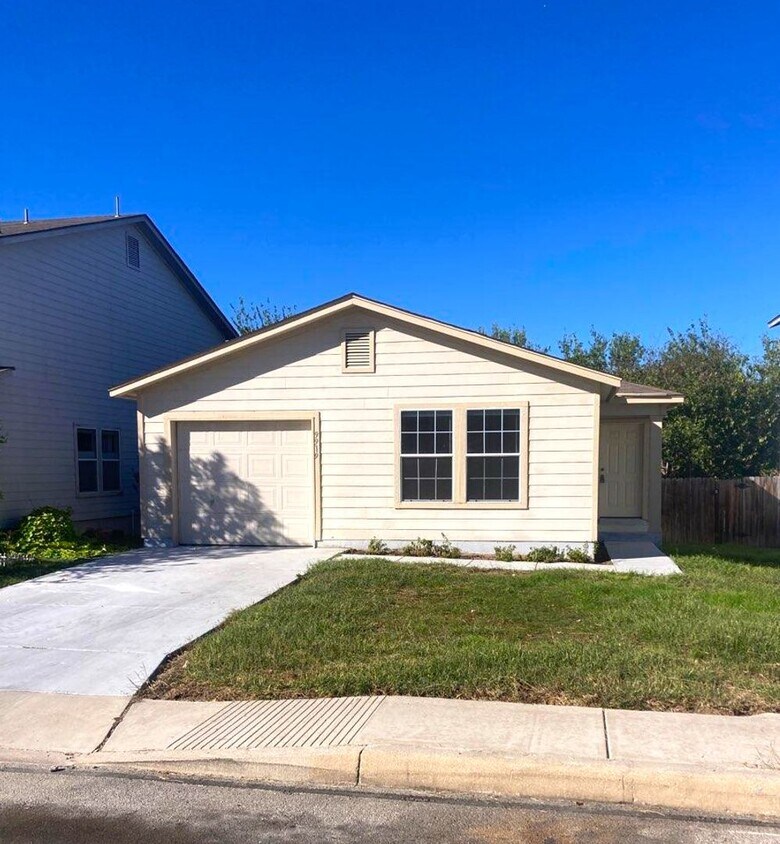 Primary Photo - Spacious open concept ranch