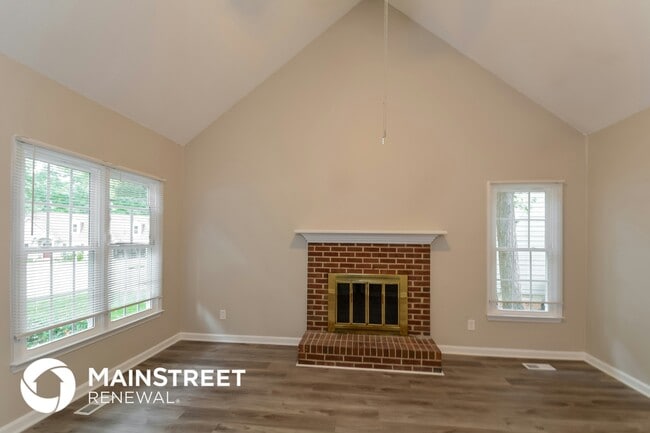 Building Photo - 4700 Thurmount Pl