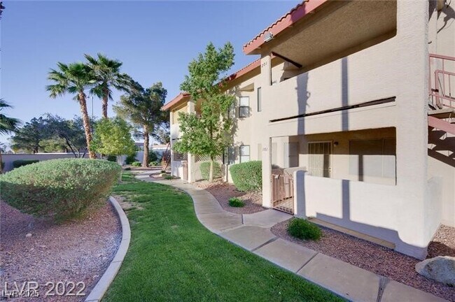 Building Photo - 853 Rock Springs Dr