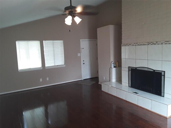 Building Photo - 7017 S Gessner Rd