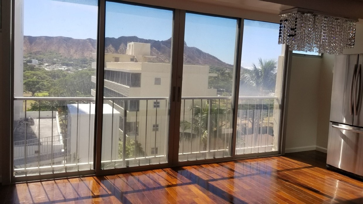 living room - 2609 Ala Wai Blvd
