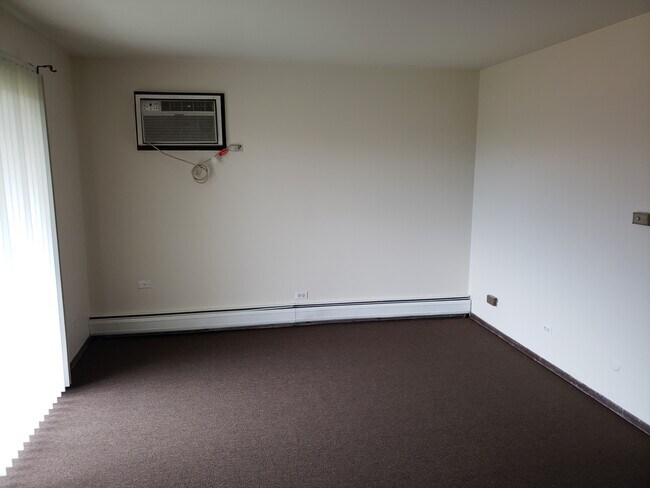 Building Photo - 15705 Reynolds Ln