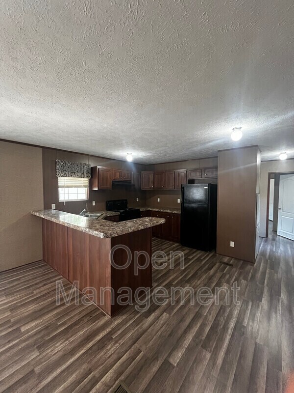 Foto del edificio - 7534 US-60