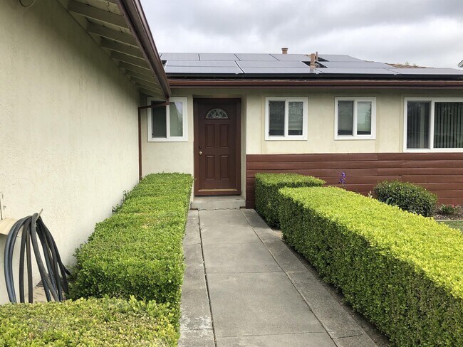 Foto del edificio - 648 Sonoma Ave