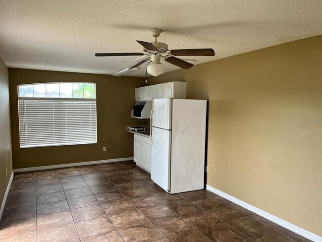 Building Photo - 505 Orchid Dr