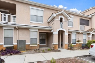Building Photo - 17906 Villa Creek Dr